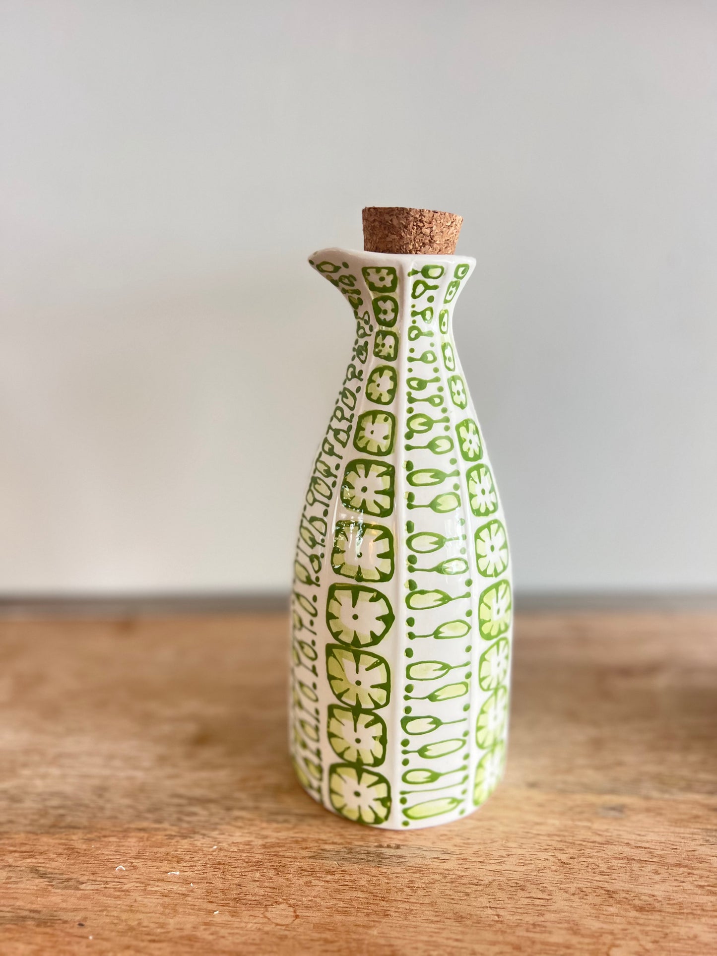 Oil bottle