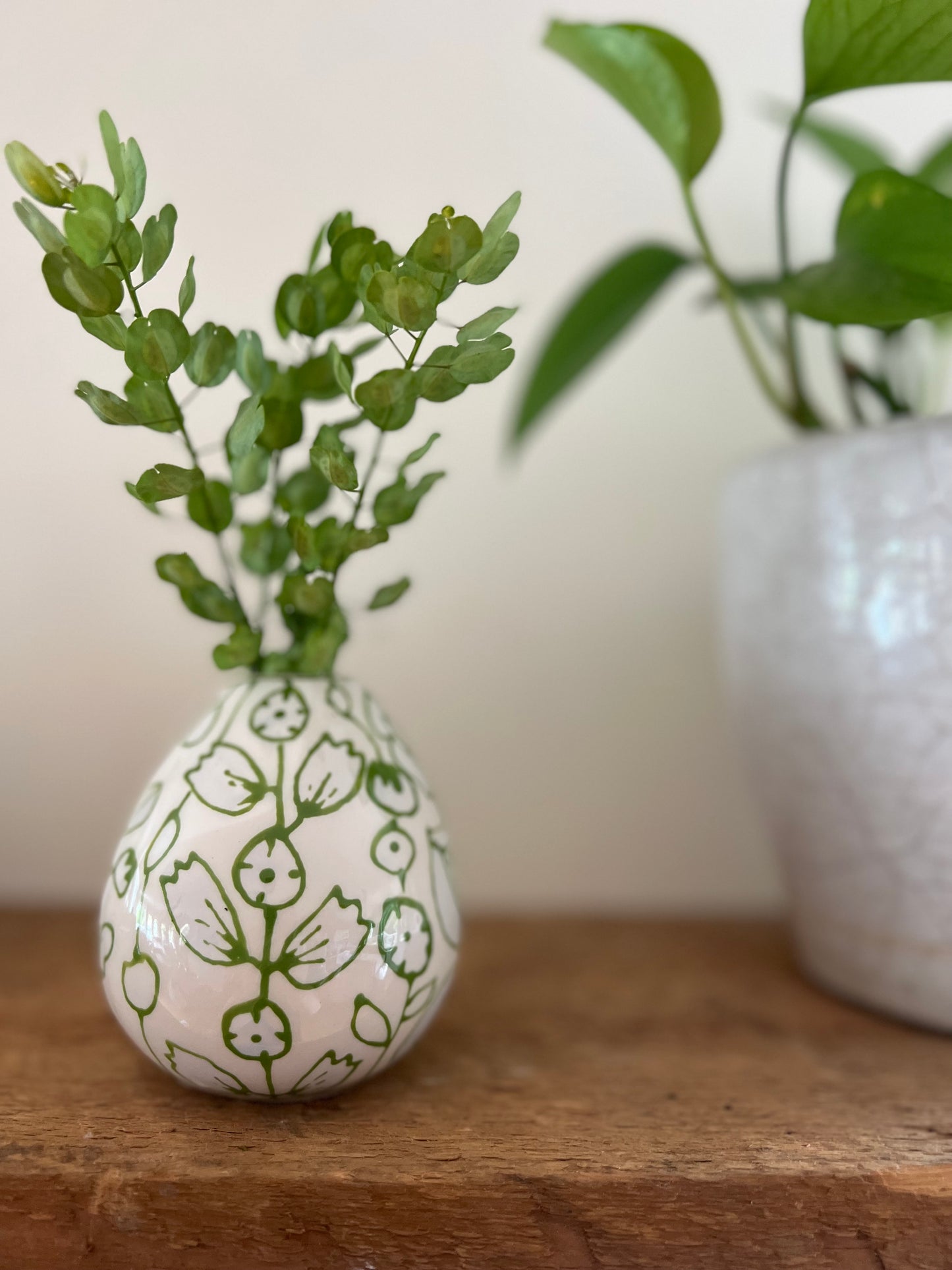 Egg shape bud vase