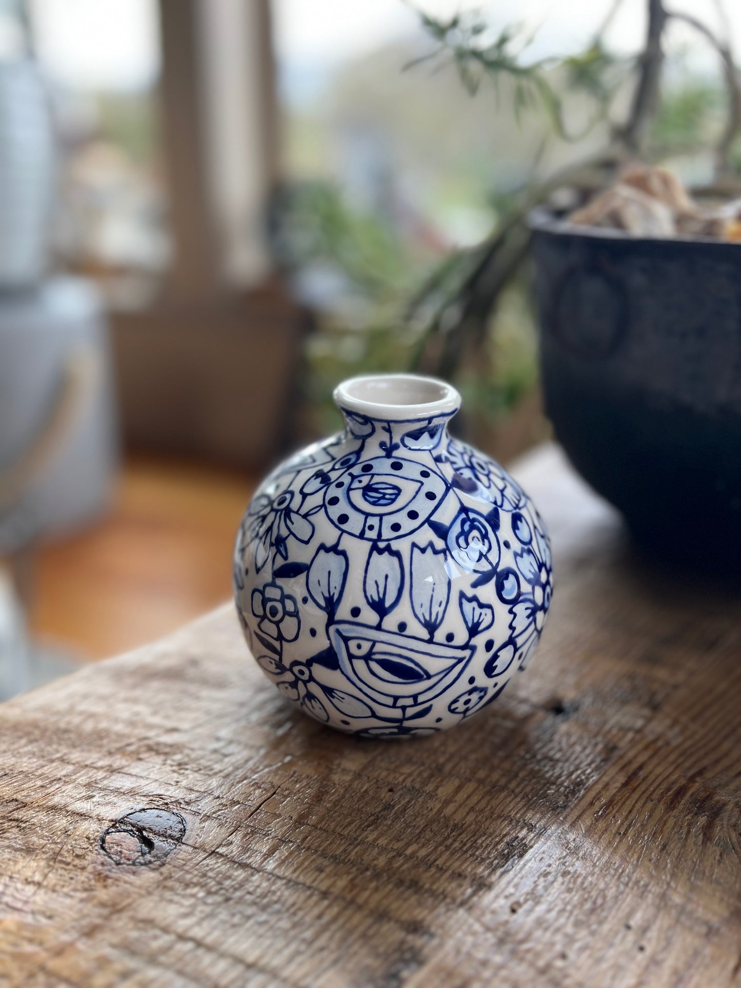 Globe bud vase