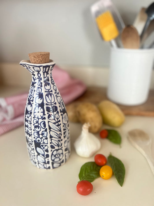 Oil bottle